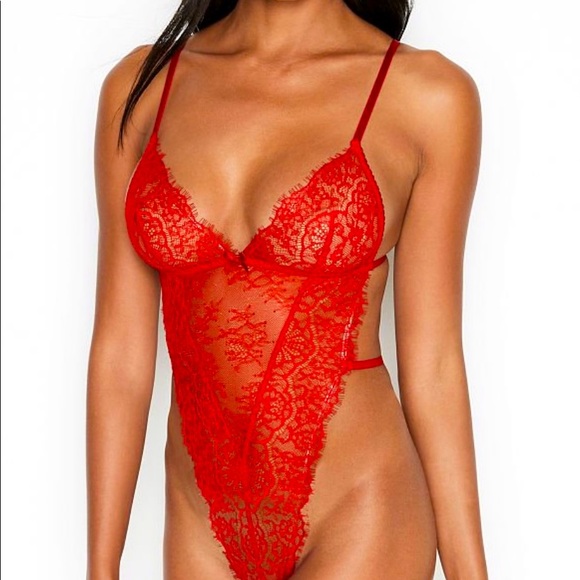 Victoria’s Secret VERY SEXY Unlined Lace Teddy - Picture 1 of 3